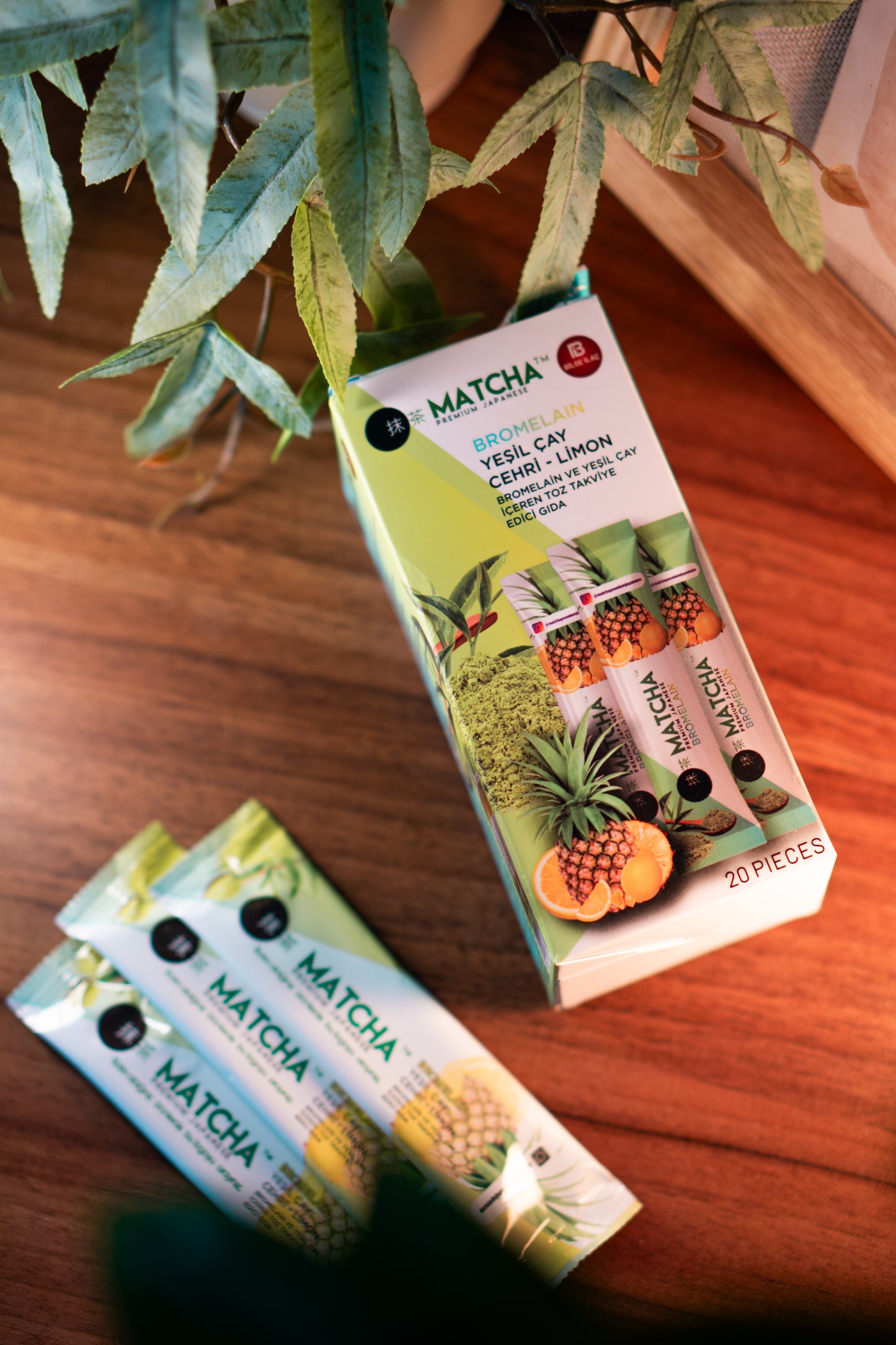 Matcha Premium Japanese Matcha & Bromelain Flavored Detox Tea